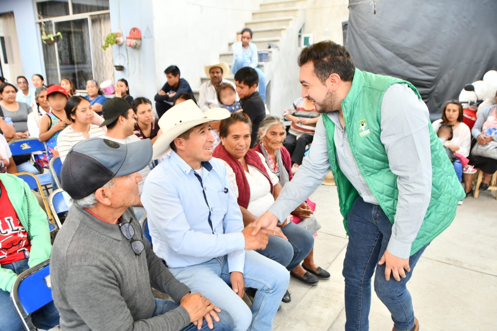 Presenta Chava Santos a vecinos del Barrio de San Sebastián su proyecto de gobierno para Huamantla